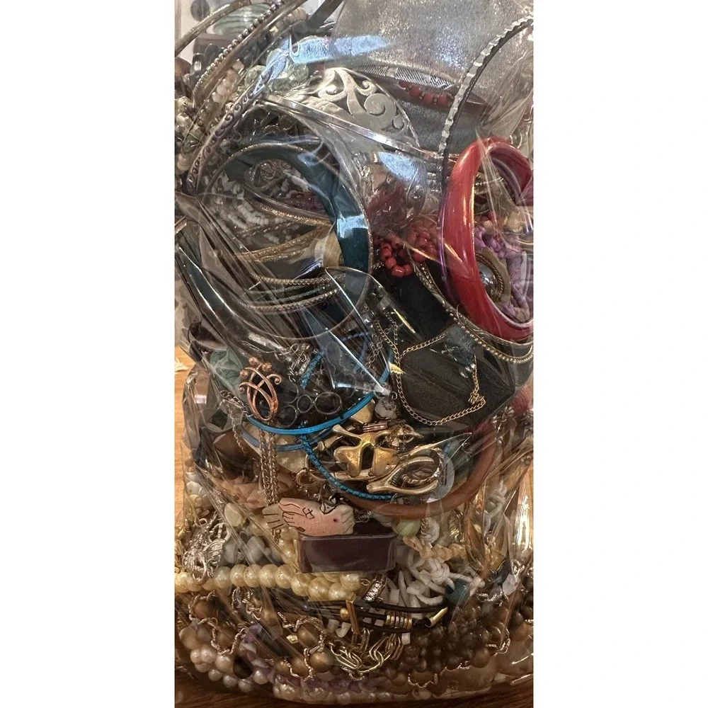 13 Lbs Vintage To Now WEAR CRAFT REPAIR Junk Drawer‎ Jewelry Lot